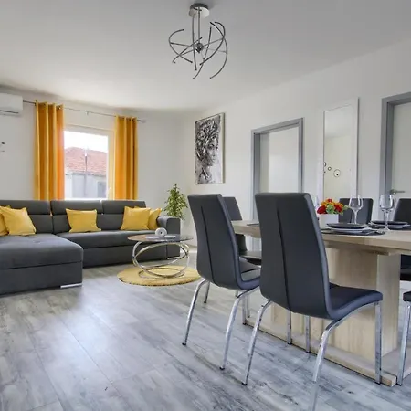 Apartment Delux Mihaela