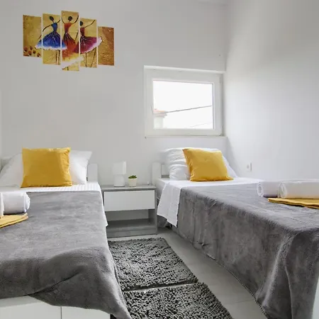 Mihaela Apartment *