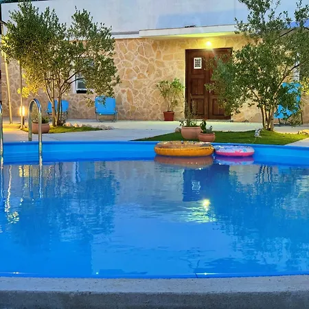 Mihaela Apartment